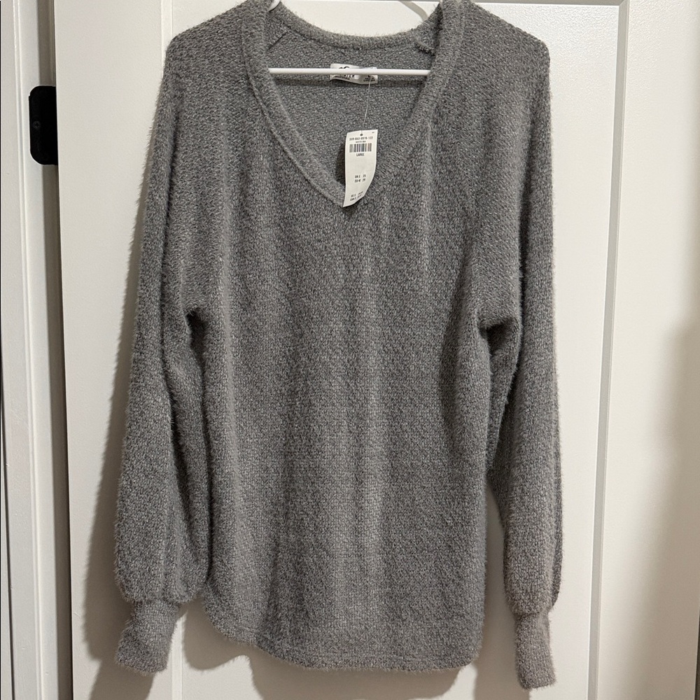 Hollister Plush V-Neck Sweater in Gray